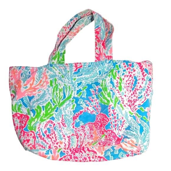Lilly Pulitzer Beach Tote in HTF Let’s Cha Cha - Picture 1 of 5